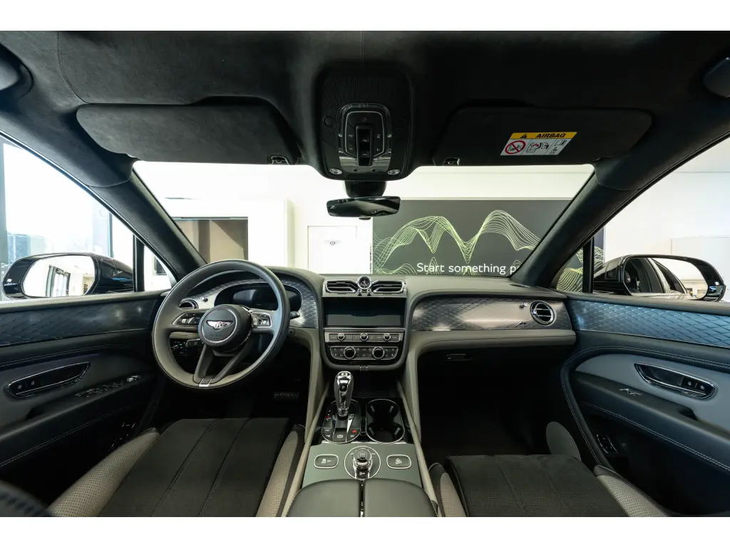 Image for 2023 Bentayga S V8 at position 4