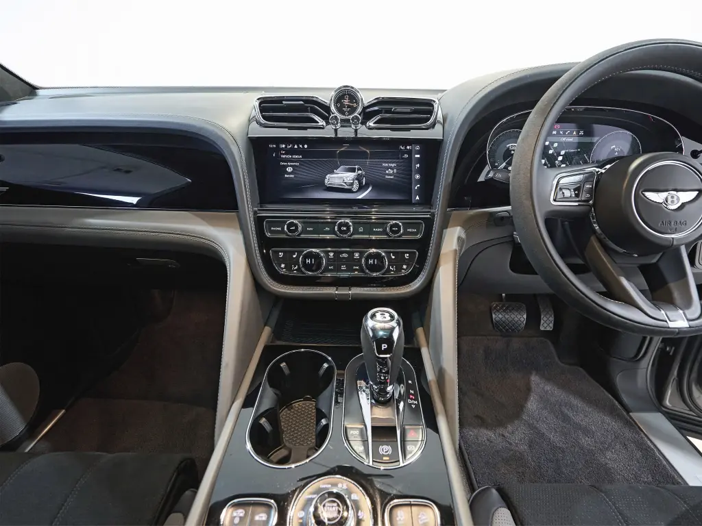 Image for 2023 Bentayga S V8 at position 4