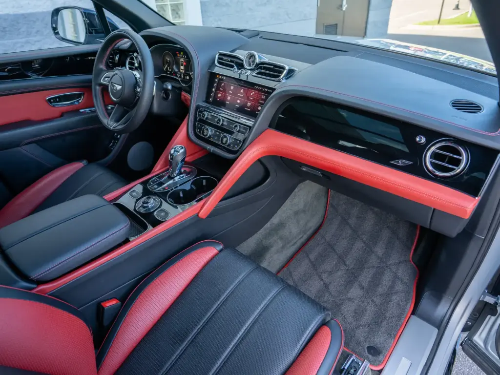 Image for 2023 Bentayga S V8 at position 2
