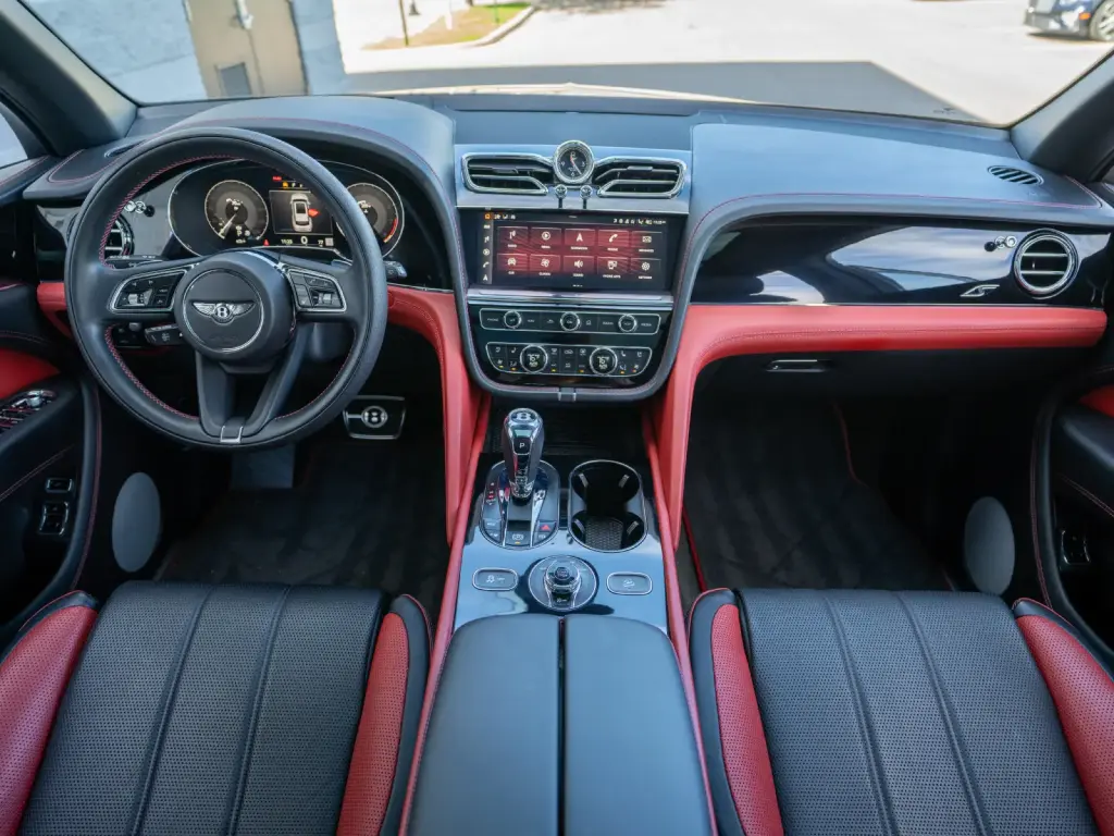 Image for 2023 Bentayga S V8 at position 4