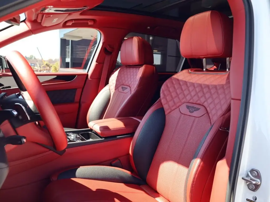 Image for 2023 Bentayga S V8 at position 2