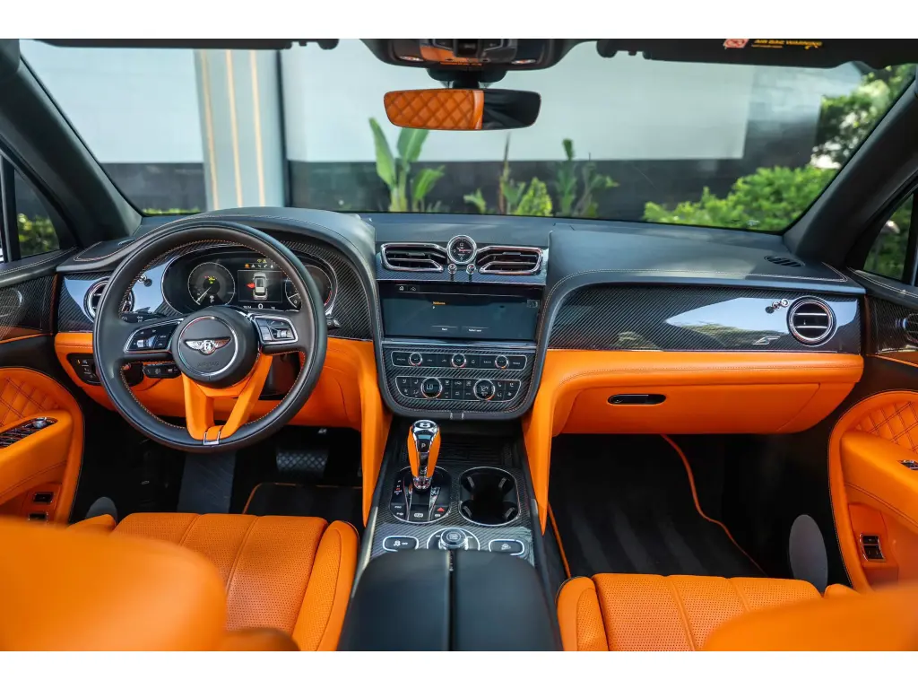Image for 2023 Bentayga S V8 at position 4