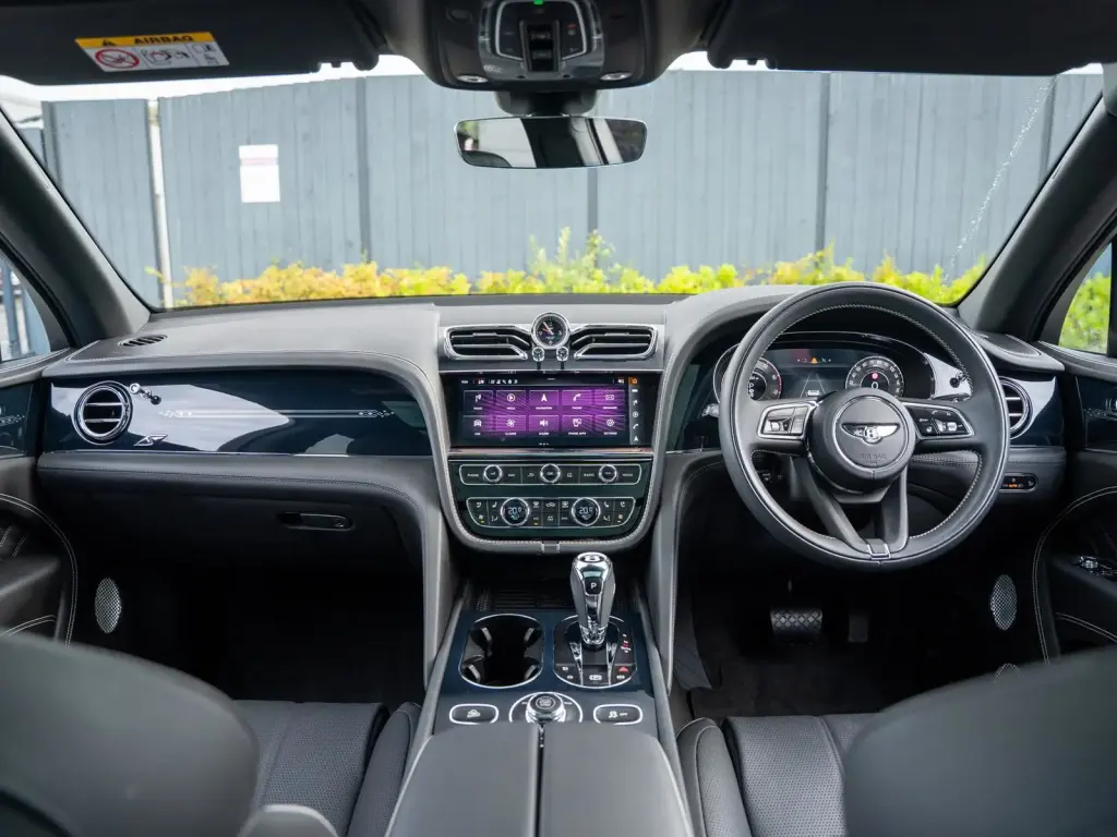 Image for 2024 Bentayga S V8 at position 4