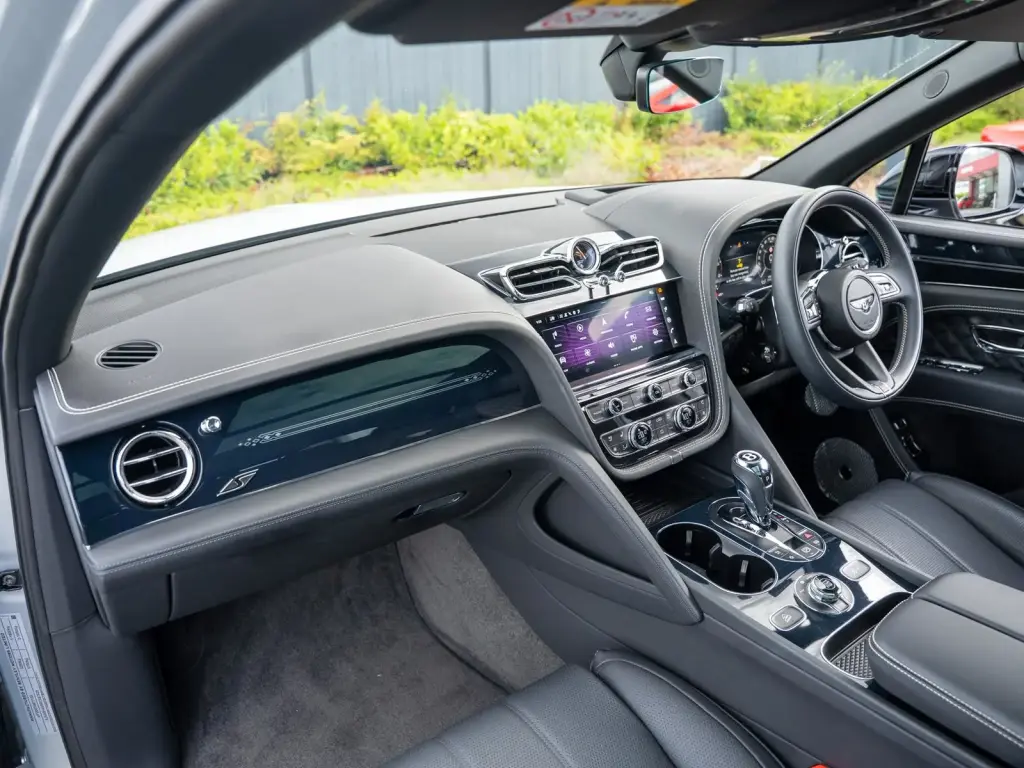 Image for 2024 Bentayga S V8 at position 2