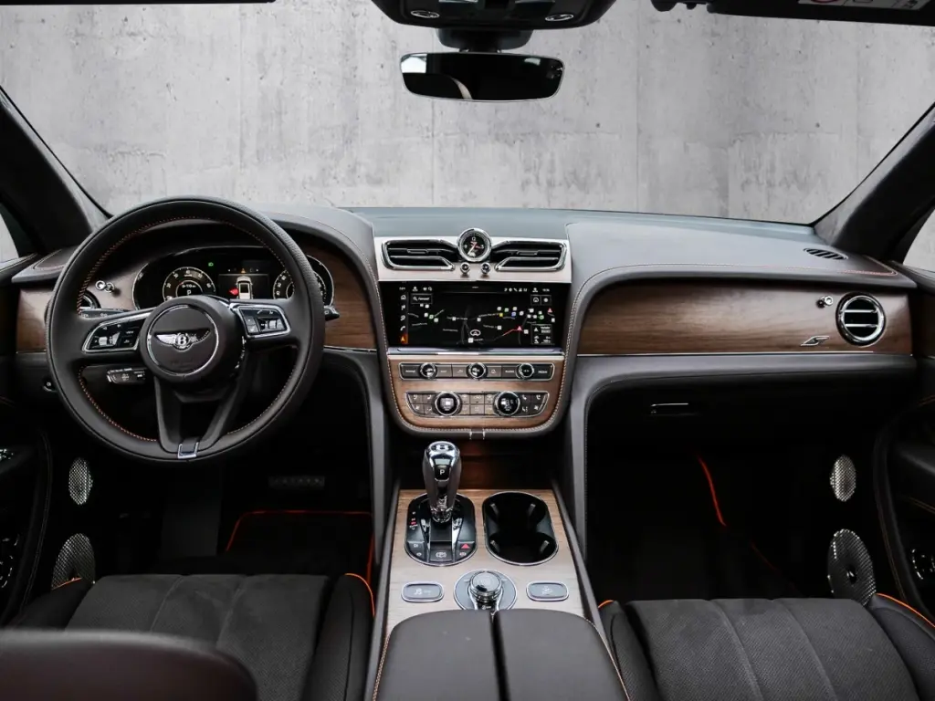 Image for 2025 Bentayga S V8 at position 4