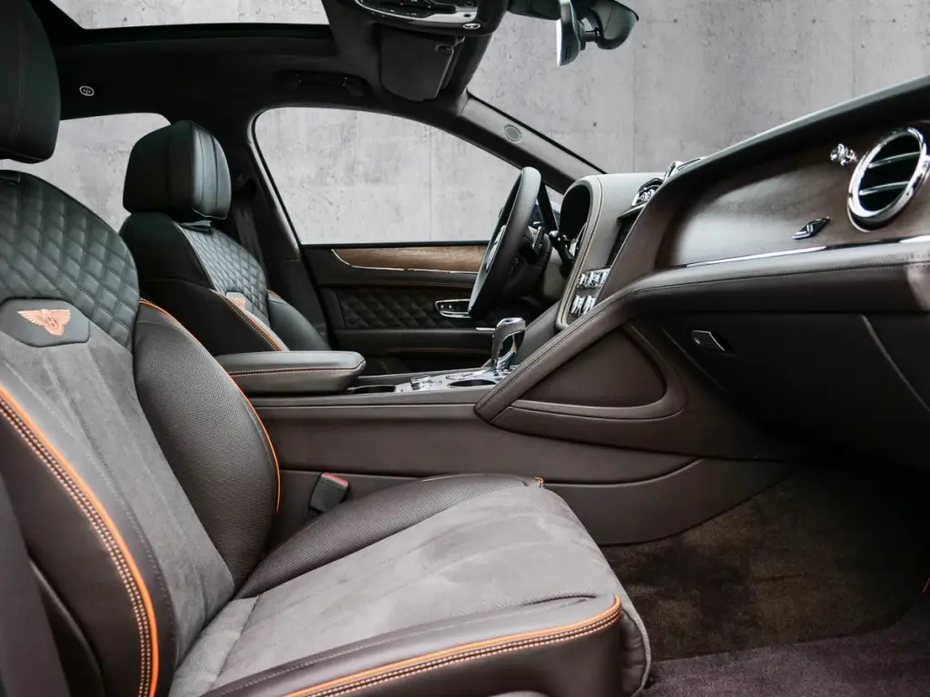 Image for 2025 Bentayga S V8 at position 2