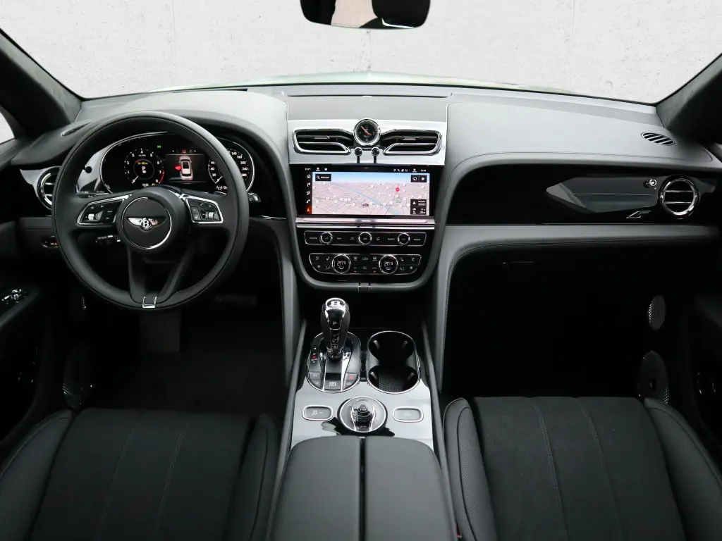 Image for 2025 Bentayga S V8 at position 4