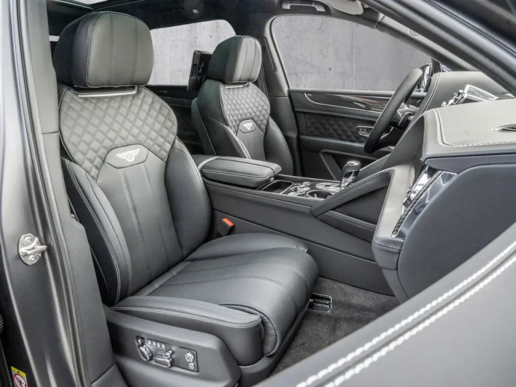Image for 2025 Bentayga S V8 at position 2