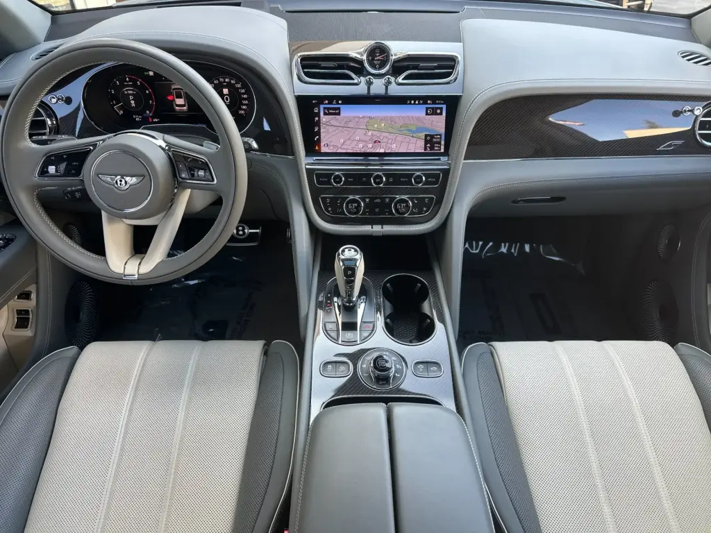 Image for 2025 Bentayga S V8 at position 4