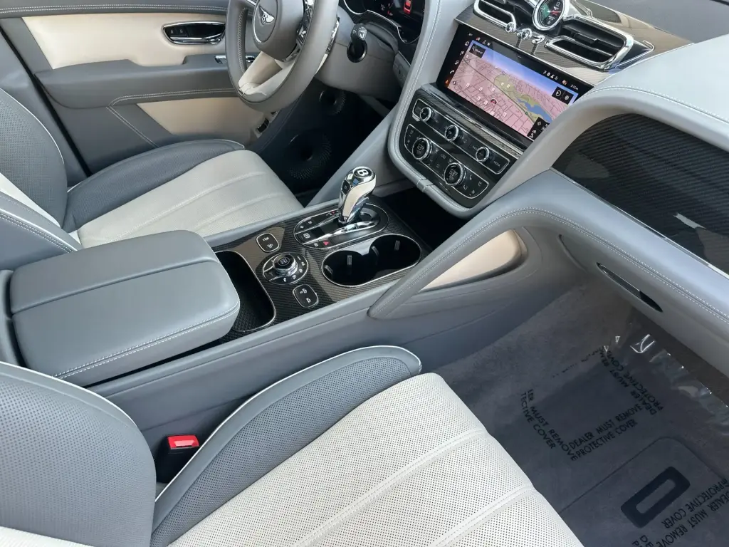 Image for 2025 Bentayga S V8 at position 2