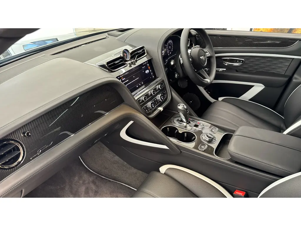 Image for 2026 Bentayga Speed V8 at position 2