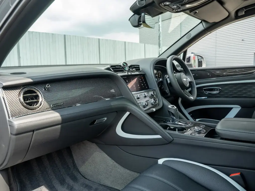 Image for 2026 Bentayga Speed V8 at position 2