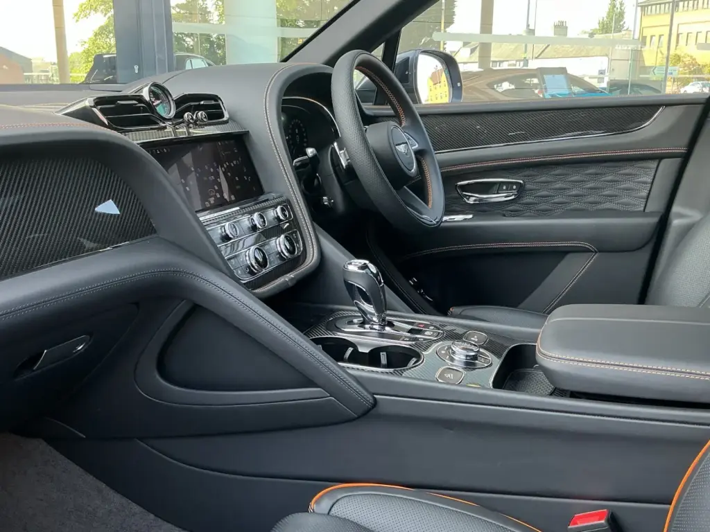 Image for 2026 Bentayga Speed V8 at position 2