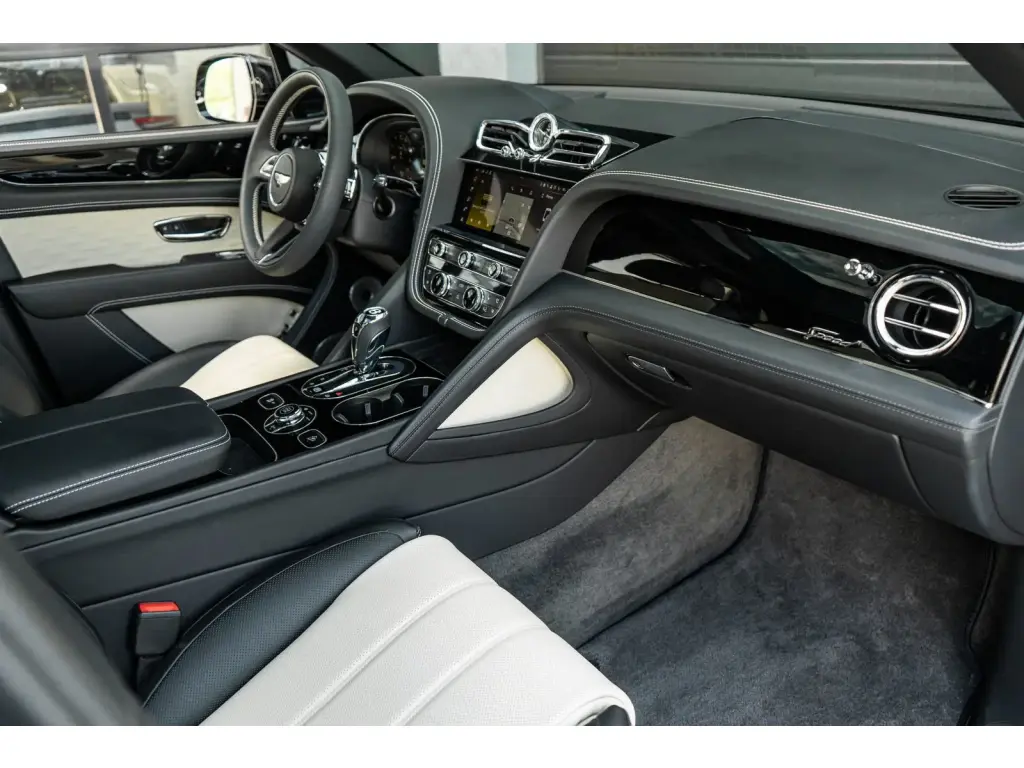 Image for 2026 Bentayga Speed V8 at position 2