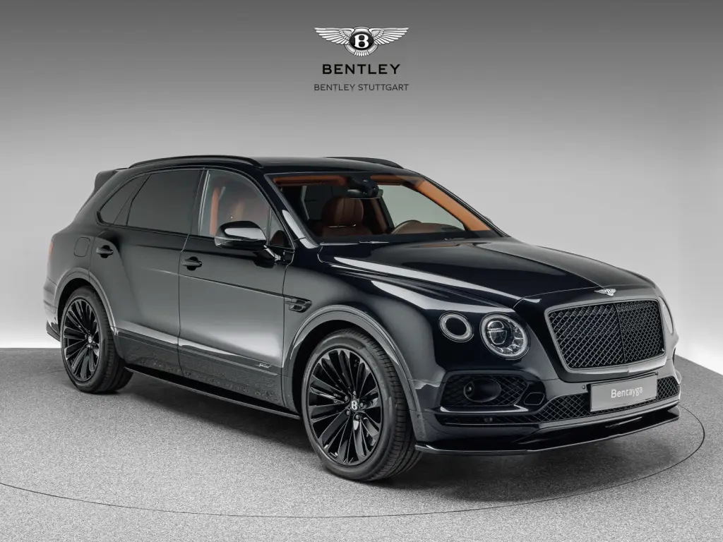 Bentley Bentayga (2016-20) finished in Onyx with Saddle