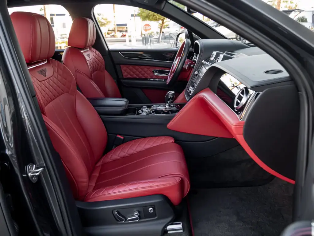 Image for 2020 Bentayga Speed W12 at position 2