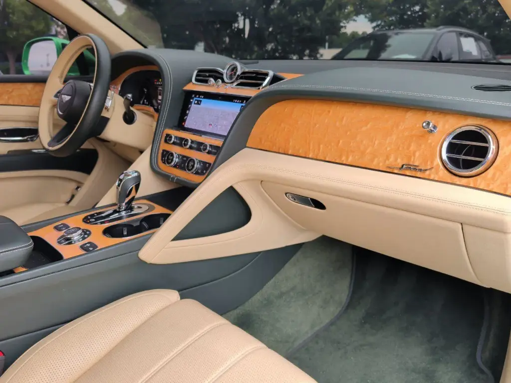 Image for 2021 Bentayga Speed W12 at position 2