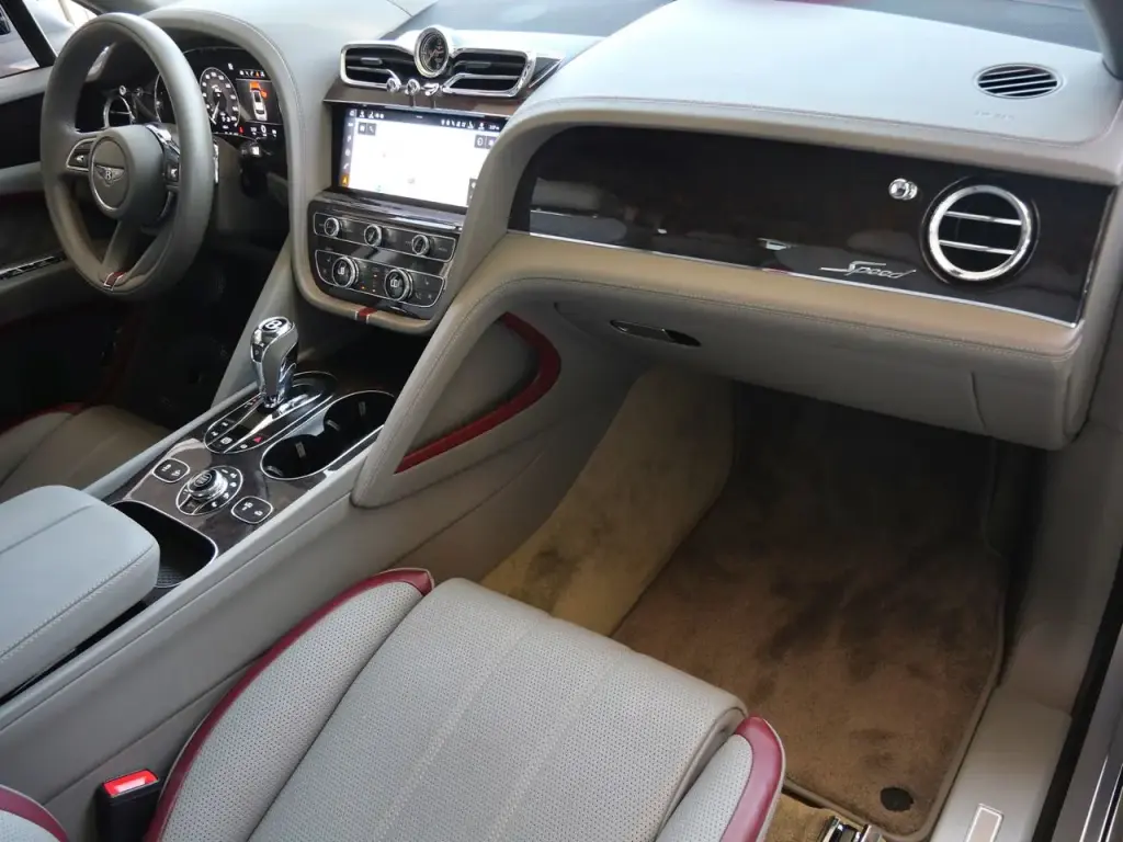 Image for 2022 Bentayga Speed W12 at position 2