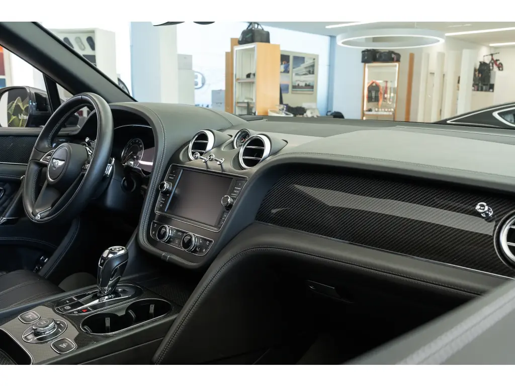Image for 2020 Bentayga V6 Hybrid at position 2