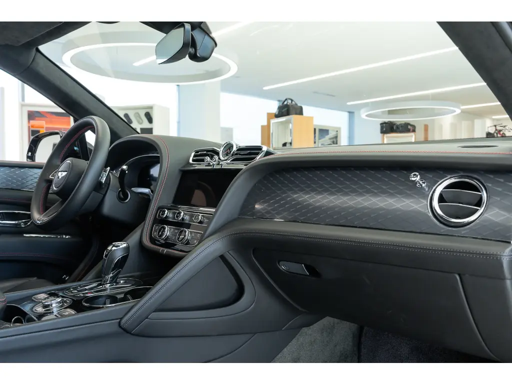 Image for 2022 Bentayga V6 Hybrid at position 2