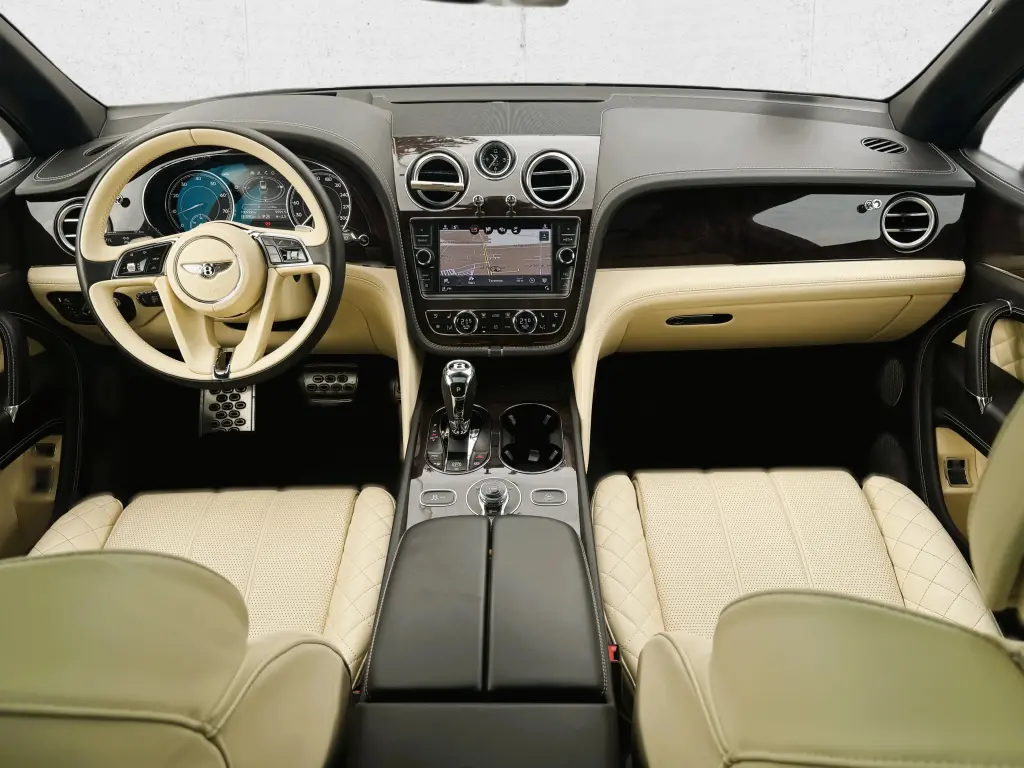 Image for 2018 Bentayga V8 at position 4