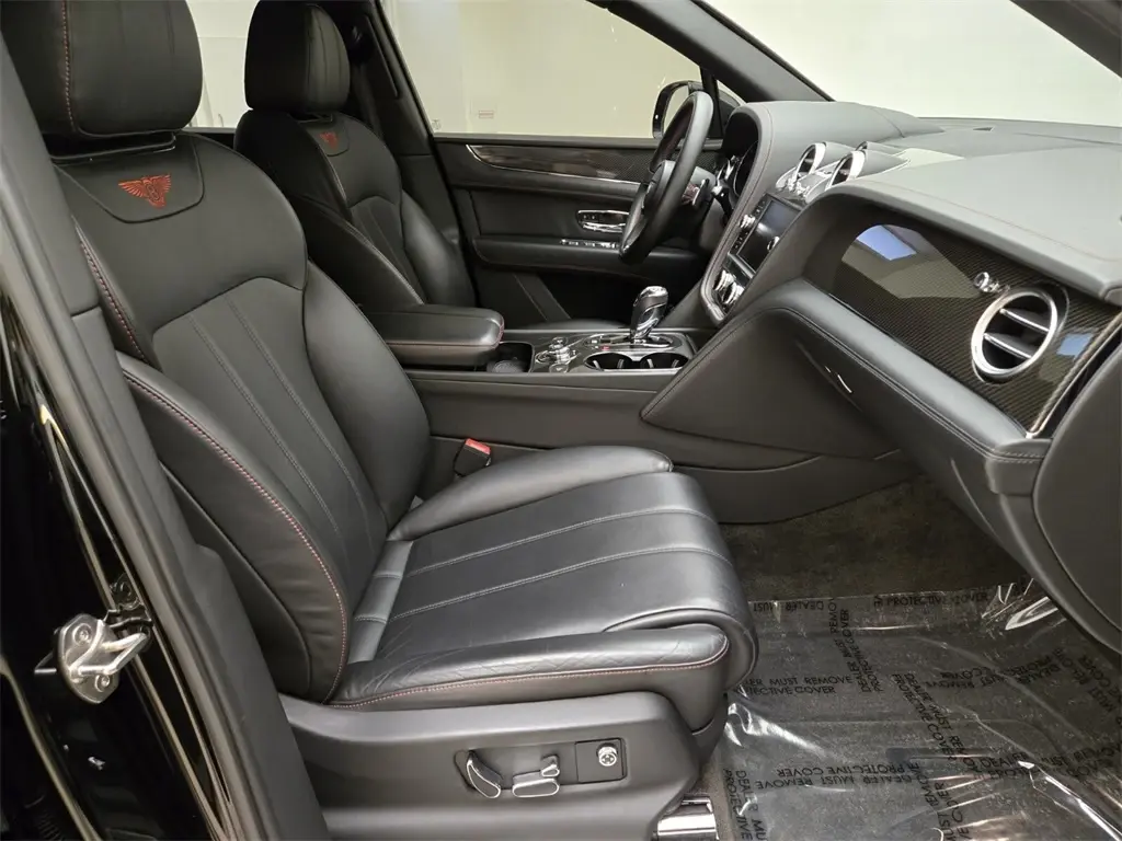 Image for 2019 Bentayga V8 at position 2