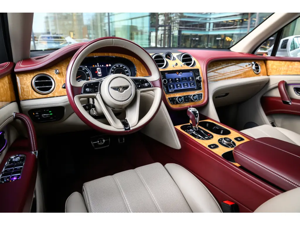 Image for 2019 Bentayga V8 at position 2