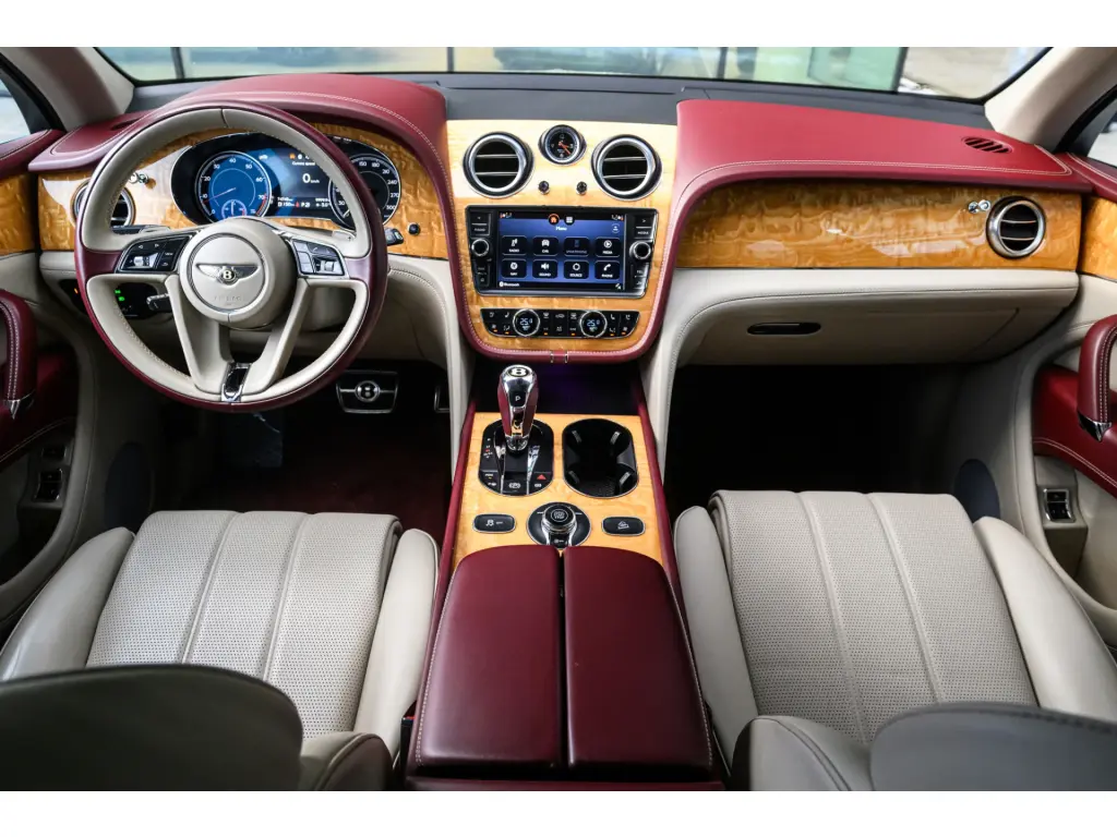 Image for 2019 Bentayga V8 at position 4