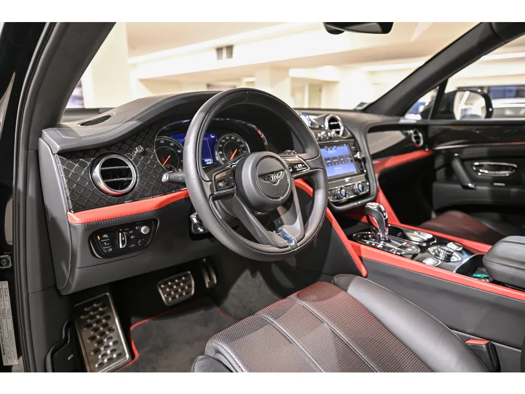 Image for 2020 Bentayga V8 Design Series at position 2