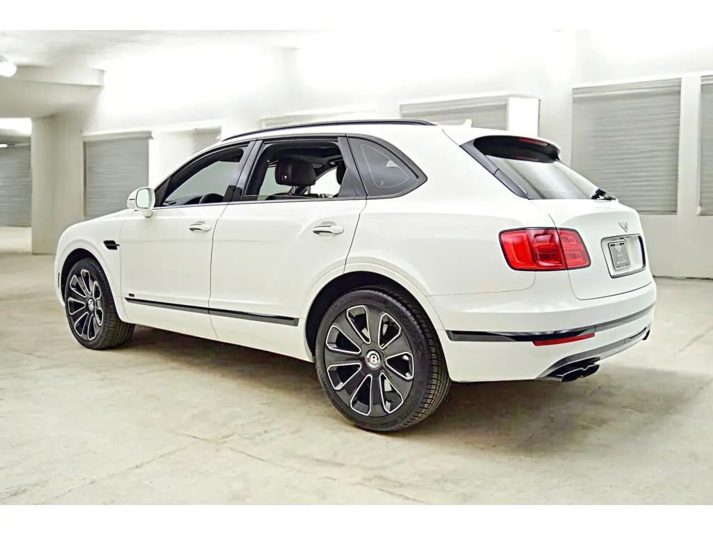 Image for 2020 Bentayga V8 Design Series at position 3
