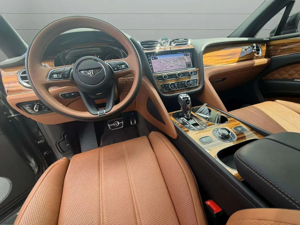 Image for 2021 Bentayga V8 at position 4