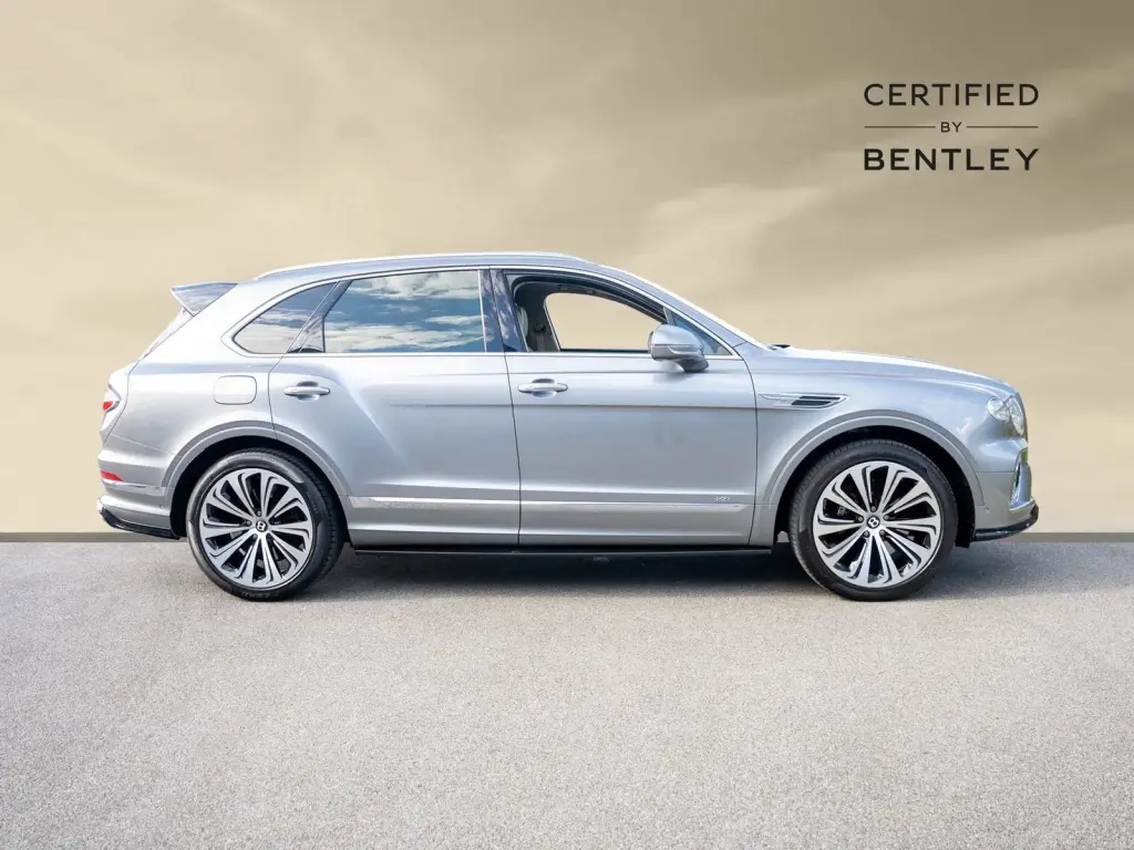 Image for 2022 Bentayga V8 at position 5
