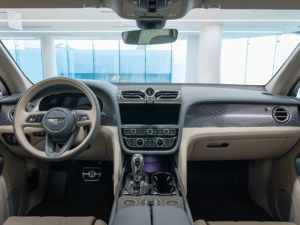 Image for 2022 Bentayga V8 at position 4
