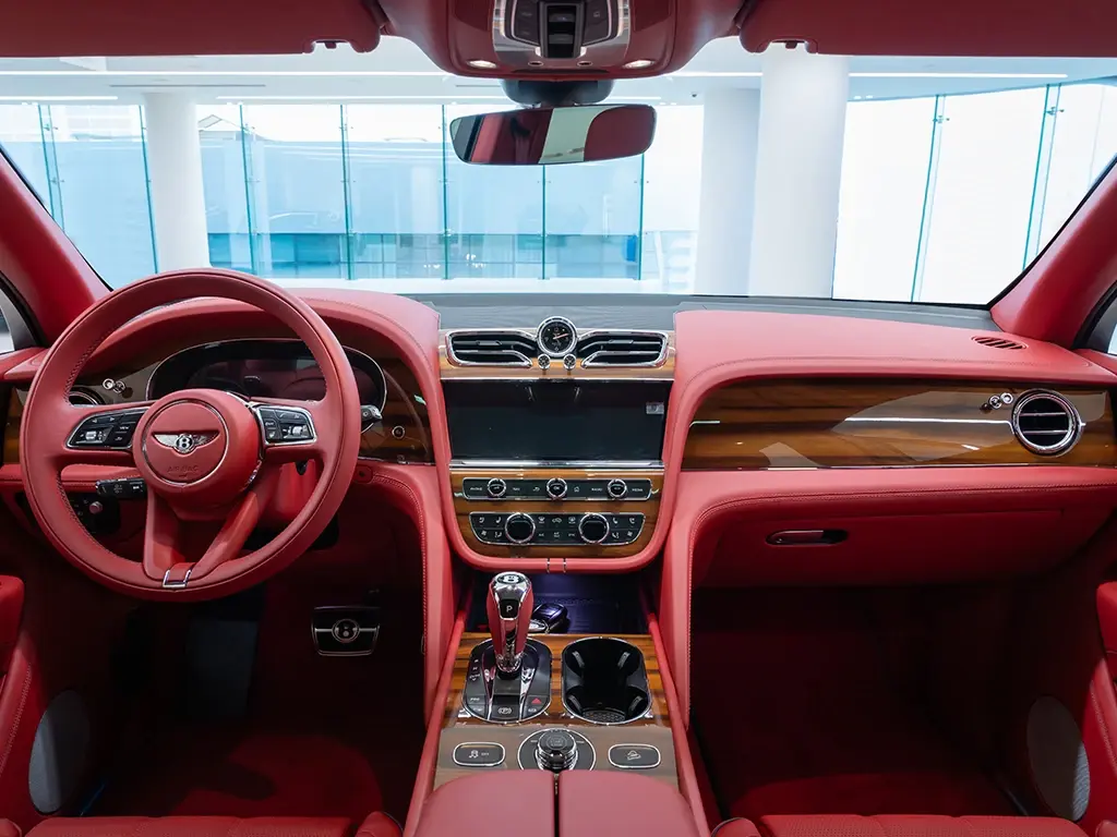 Image for 2022 Bentayga V8 at position 4