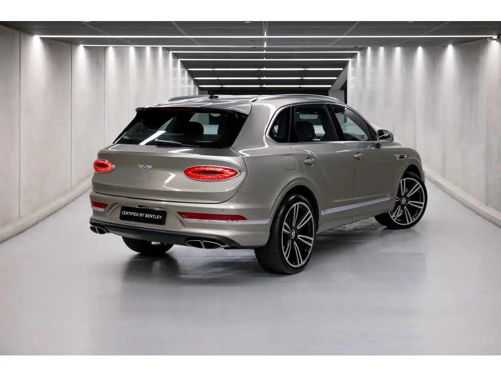 Image for 2022 Bentayga V8 at position 3