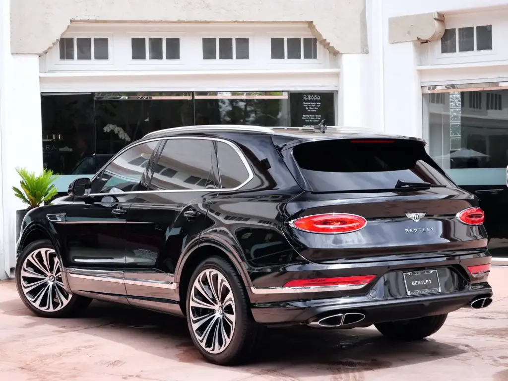 Image for 2022 Bentayga V8 at position 3