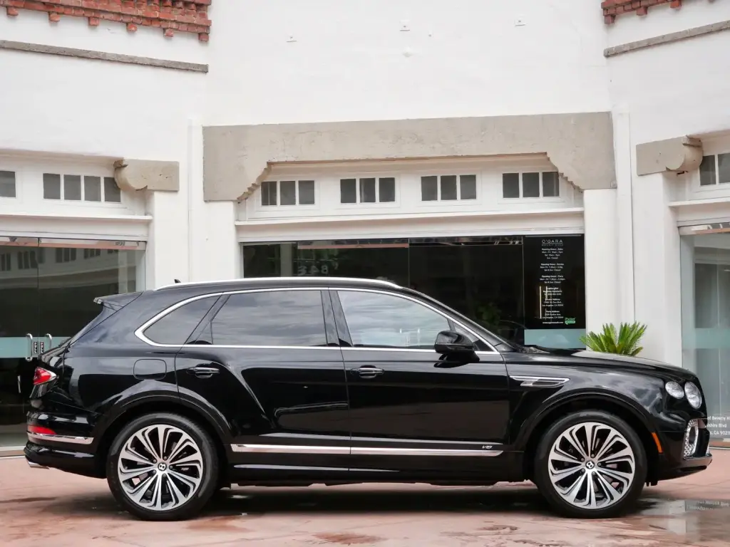 Image for 2022 Bentayga V8 at position 5