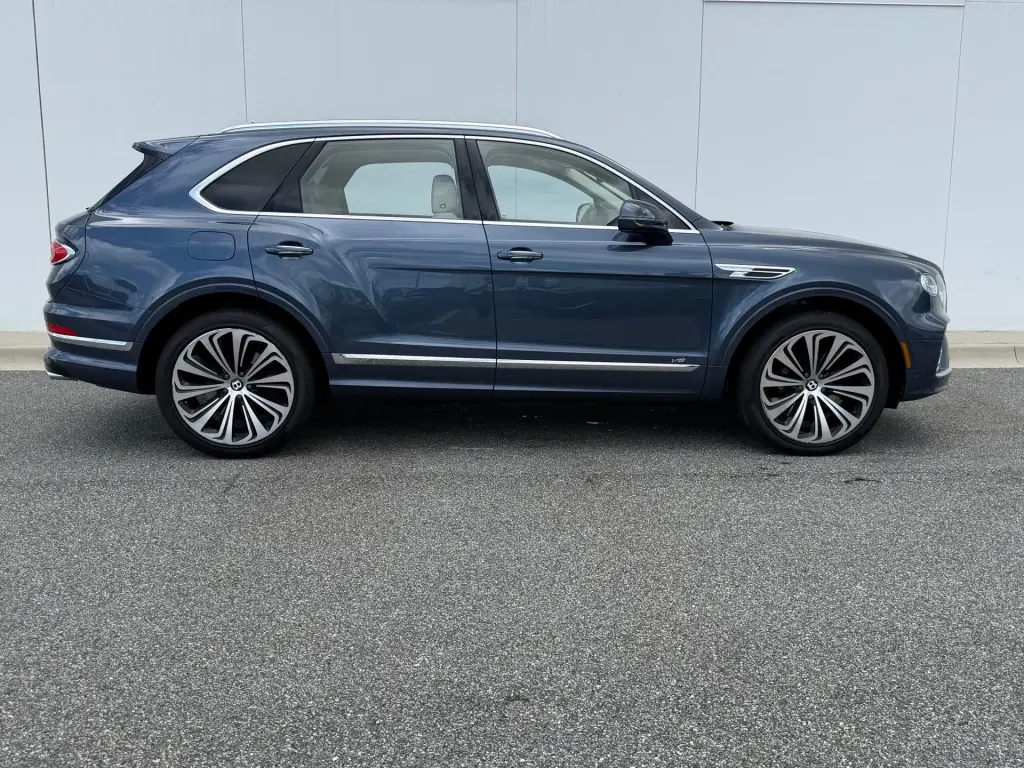 Image for 2022 Bentayga V8 at position 5