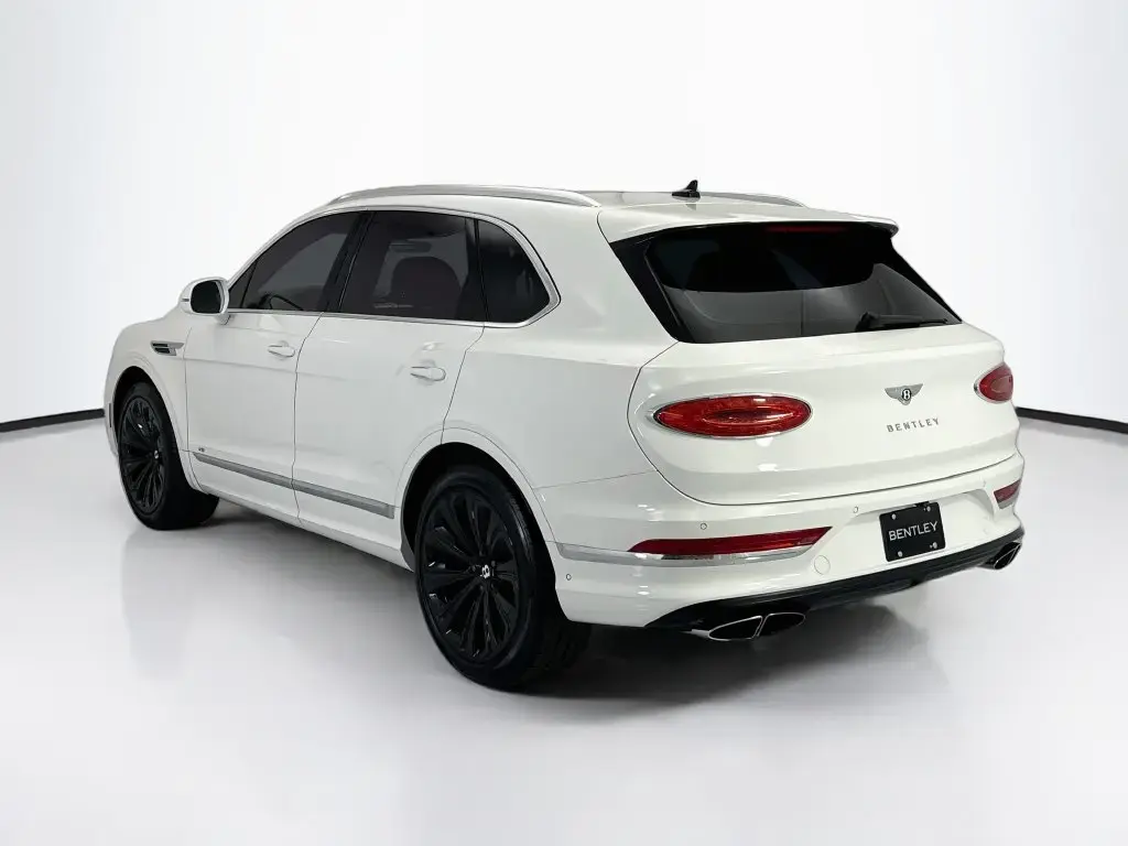 Image for 2022 Bentayga V8 at position 3
