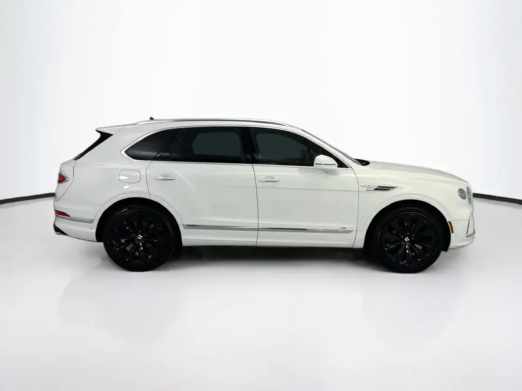 Image for 2022 Bentayga V8 at position 5
