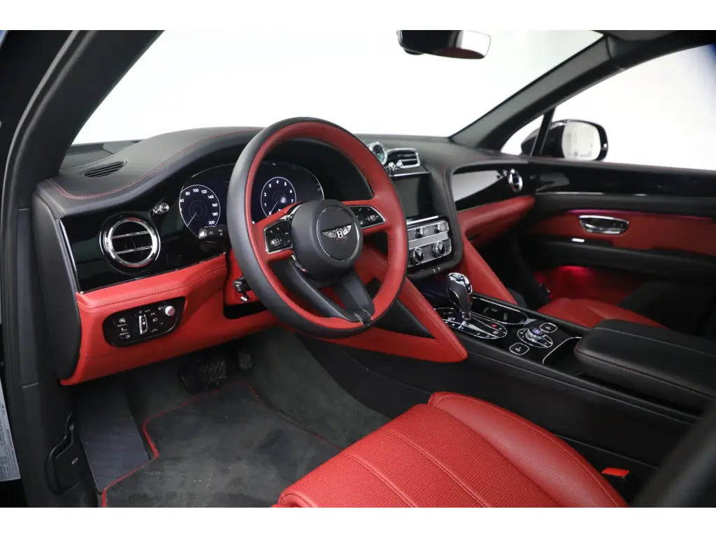 Image for 2022 Bentayga V8 at position 4
