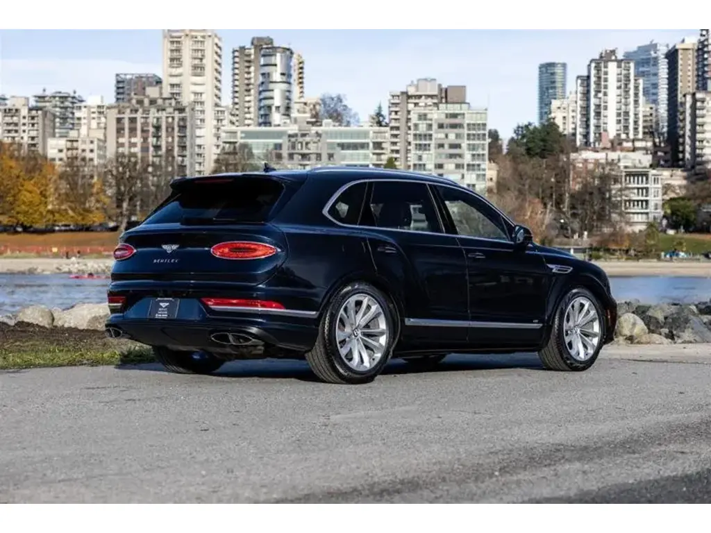 Image for 2022 Bentayga V8 at position 3