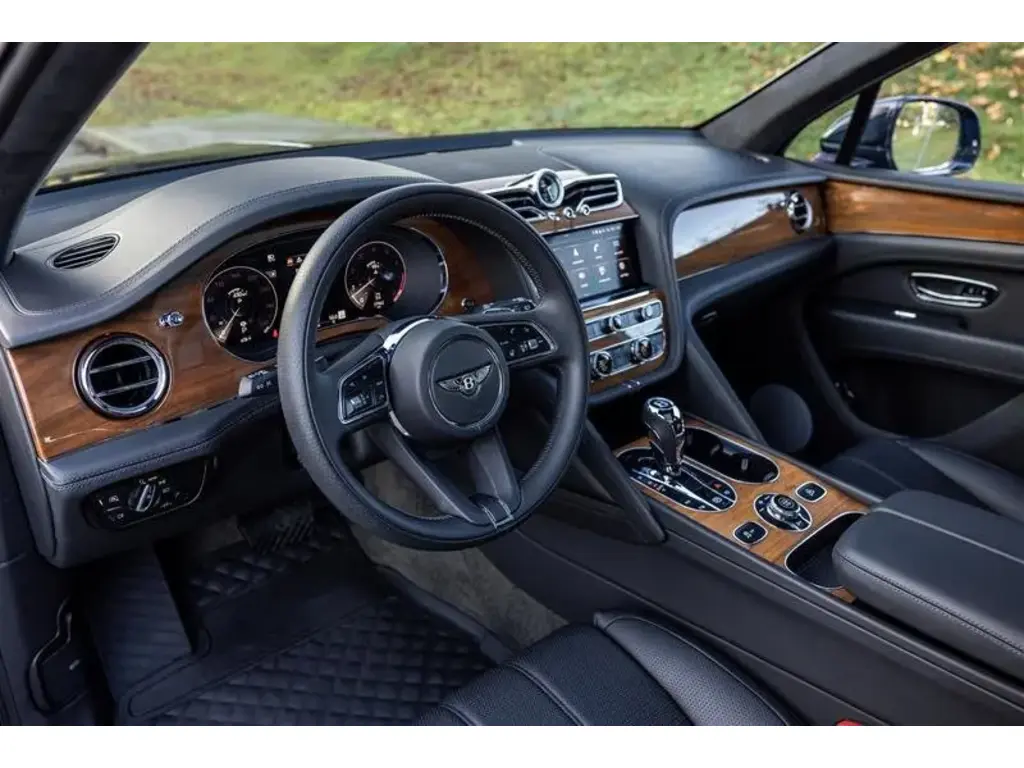 Image for 2022 Bentayga V8 at position 4