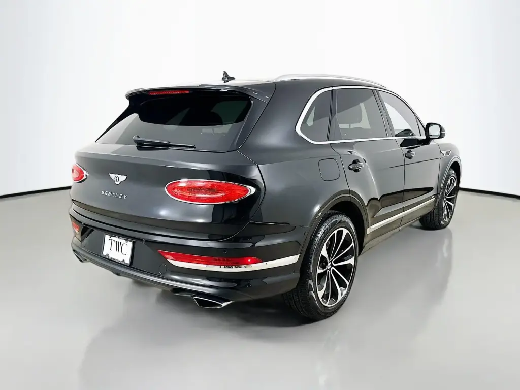 Image for 2022 Bentayga V8 at position 3