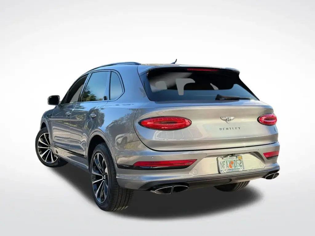 Image for 2022 Bentayga V8 at position 3