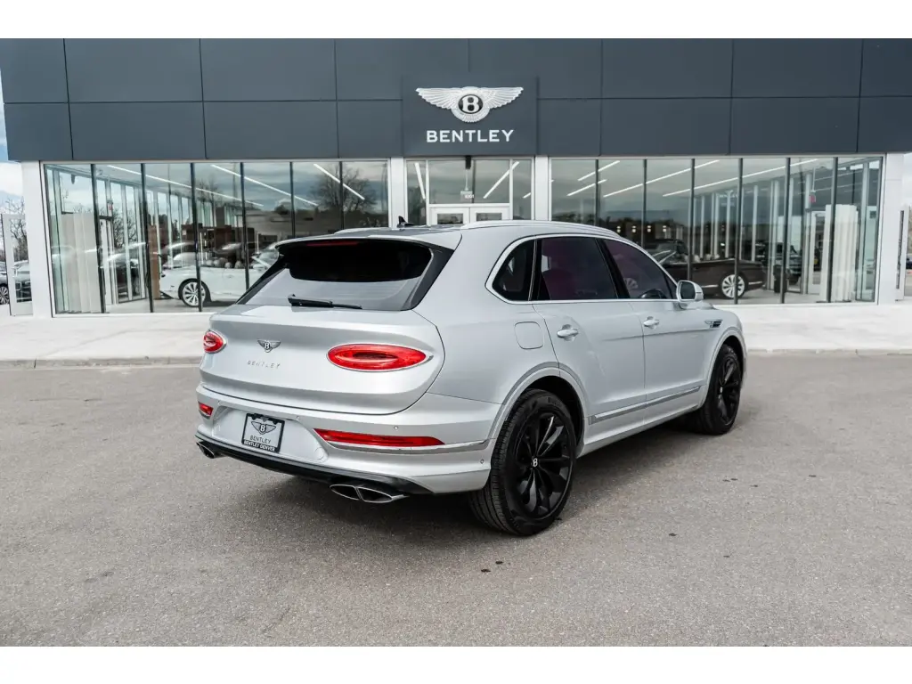 Image for 2023 Bentayga V8 at position 3