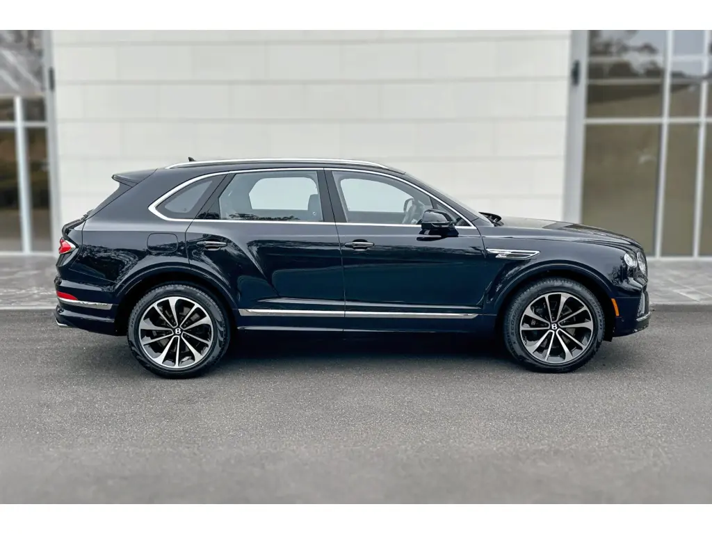 Image for 2023 Bentayga V8 at position 5