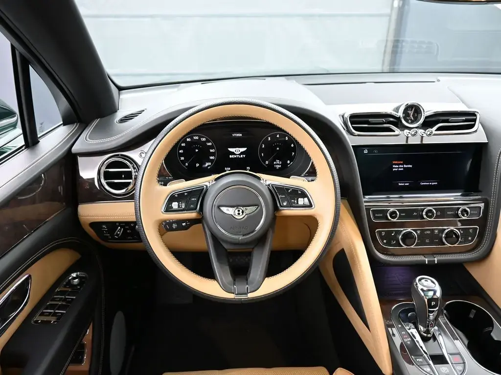 Image for 2023 Bentayga V8 at position 4
