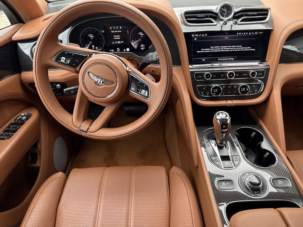 Image for 2023 Bentayga V8 at position 4