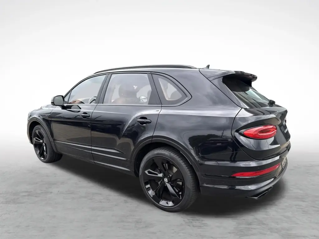 Image for 2023 Bentayga V8 at position 3